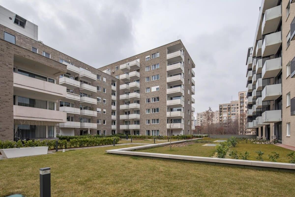 Apartment Brand New With Garage
